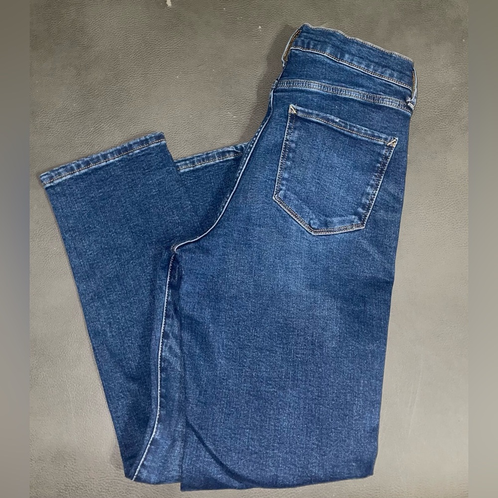 a.n.a. – High-Rise straight leg Jeans
Size: 8 | - Picture 3 of 3